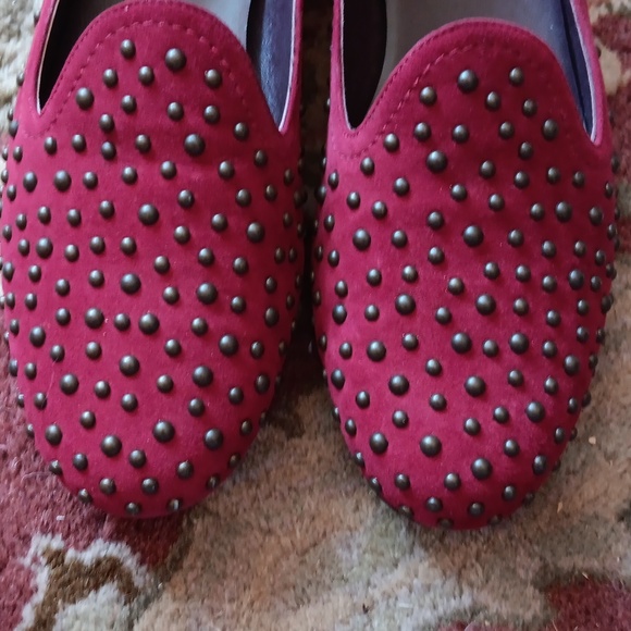 STUART WEITZMAN Burgundy Suede Studded Rubber Soled Flats 8 M - Picture 4 of 6